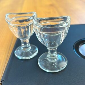Pair of vintage clear eye wash glass cups. 
Great condition